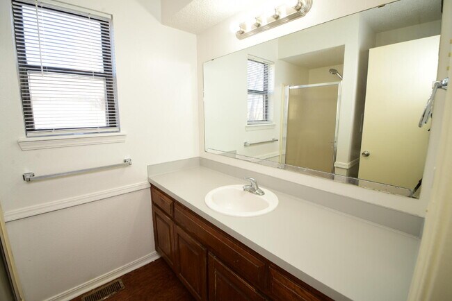 Building Photo - Spacious 3-Bedroom Home in Jenks School District with Bonus Loft & Private Patio