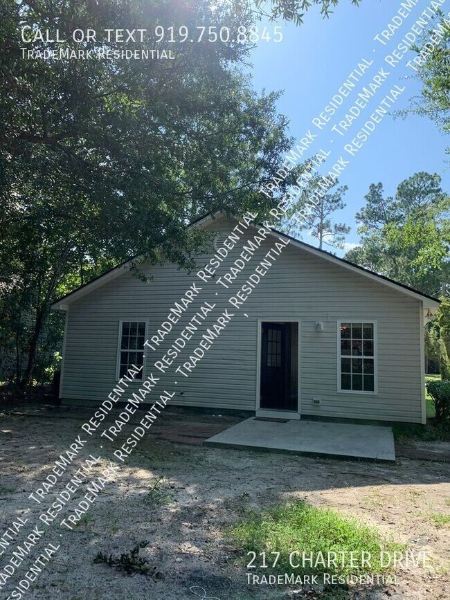 Building Photo - 217 Charter Dr