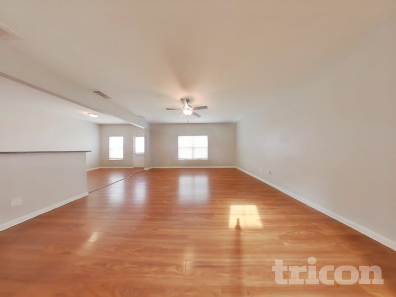 Building Photo - 216 Elm Patch Dr