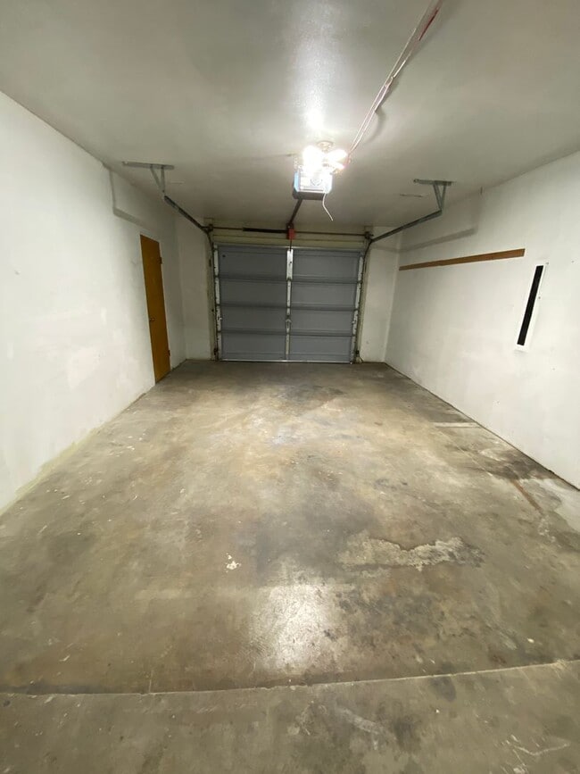 Building Photo - 119 N 66th
