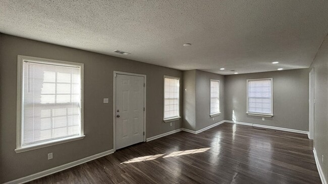 Building Photo - 1272 Semmes St