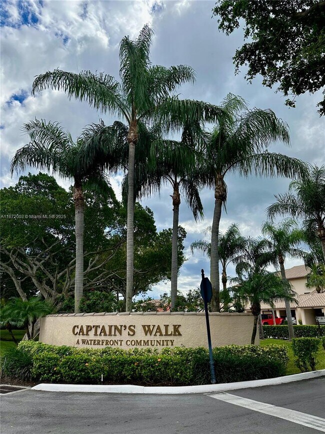 Building Photo - 240 Captains Walk