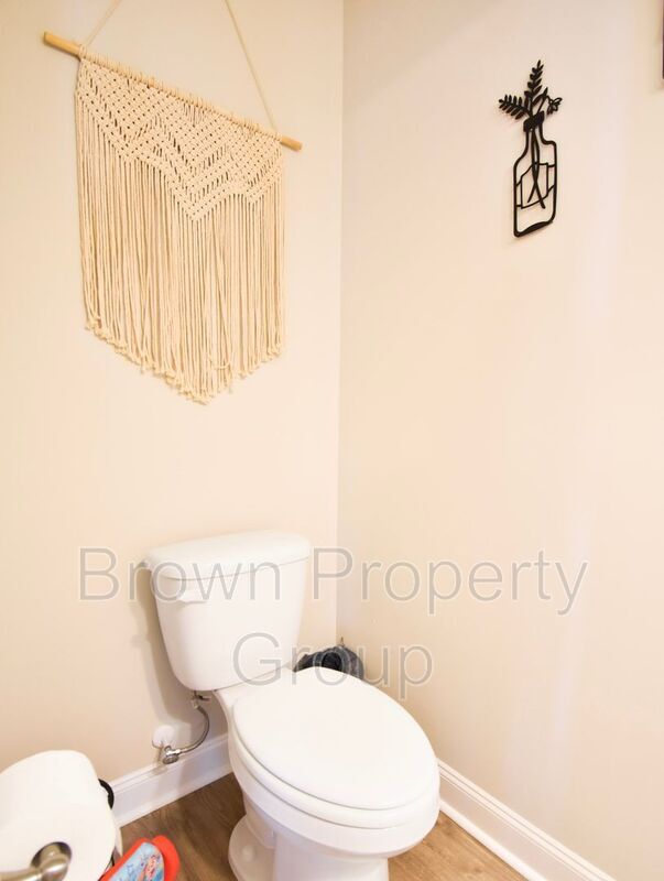 Building Photo - 517 Rempstone Ln