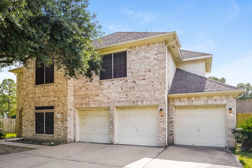 Primary Photo - 16502 Wheatfield Dr