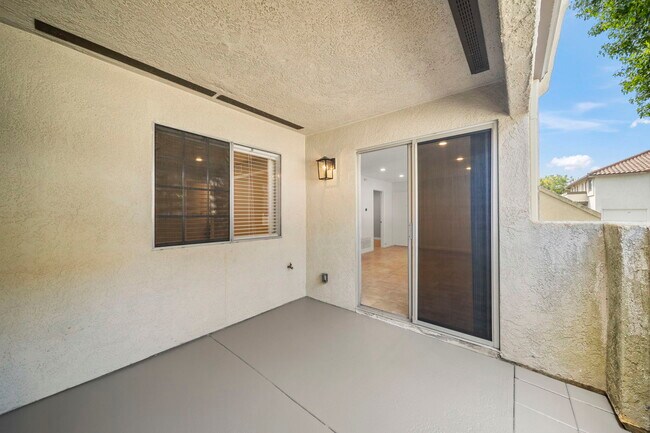 Building Photo - 26212 La Real