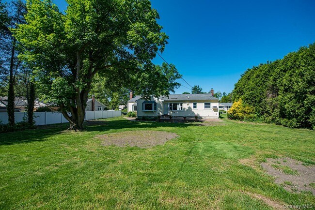 Building Photo - 22 Eastover Dr