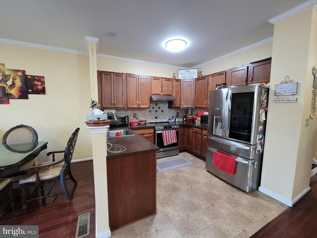 Building Photo - 510 Clearview Dr