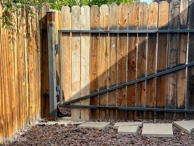 Building Photo - 2175 Albatross Way