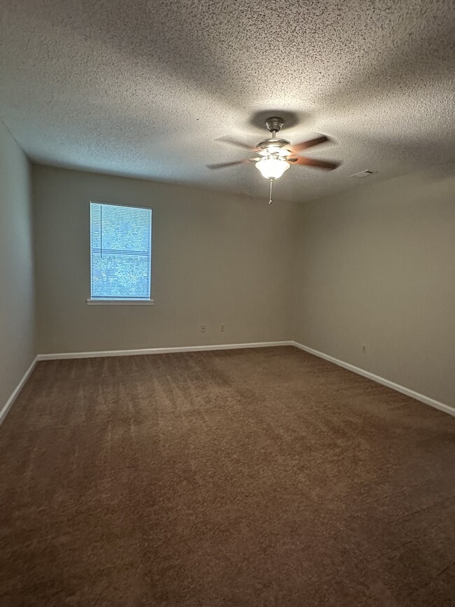 Building Photo - 804 Park Ave N