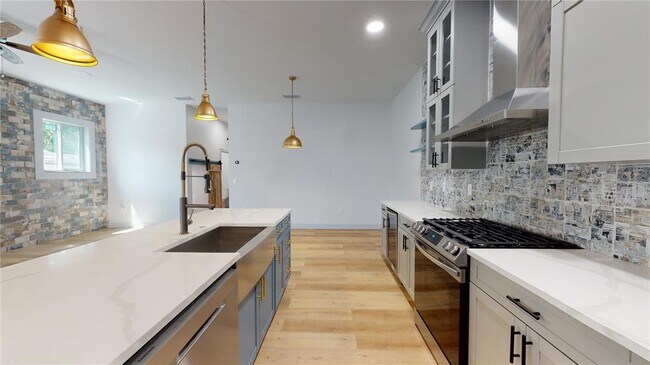 Building Photo - 1246 Bass Blvd