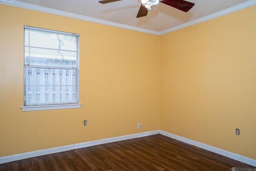 Building Photo - 4630 Southpark Dr