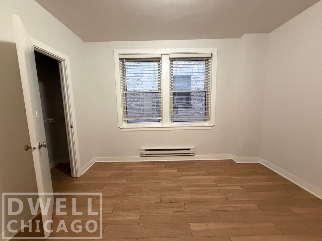 Building Photo - 501 W Belmont Ave