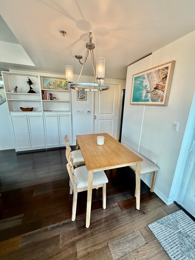 Building Photo - 1431 Pacific Hwy