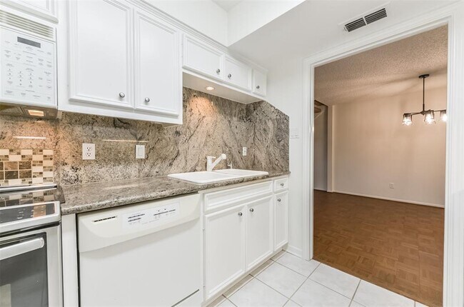Building Photo - 14341 Misty Meadow Ln