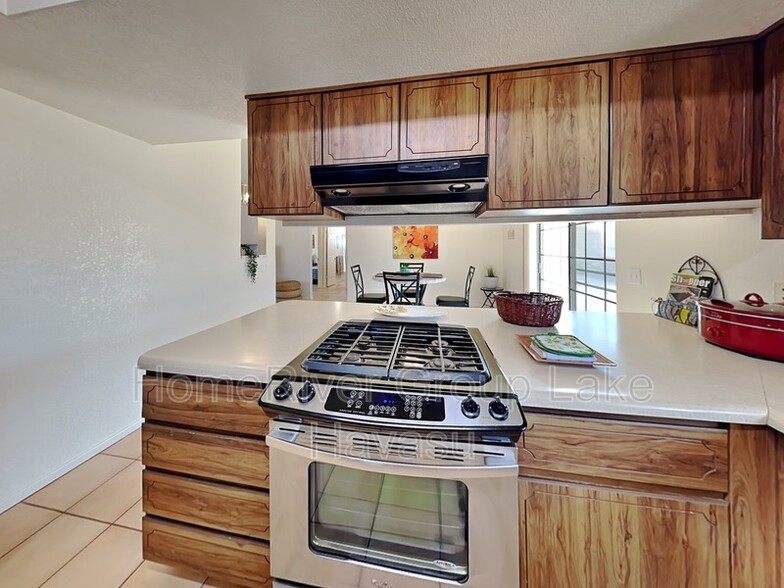Building Photo - 2860 Edgewood Dr