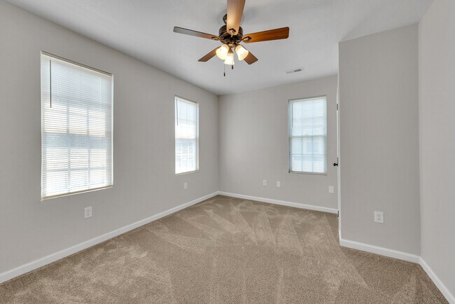 Building Photo - 1009 Elkin St