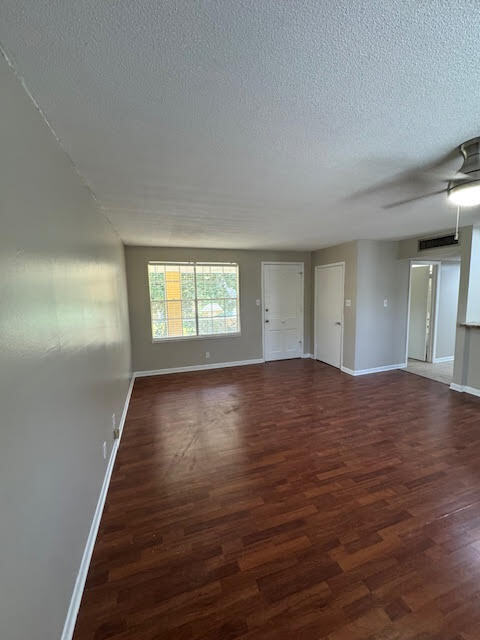 living area - 3310 Washington Ave