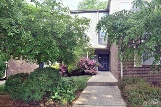 Building Photo - 7222 Elm Ct