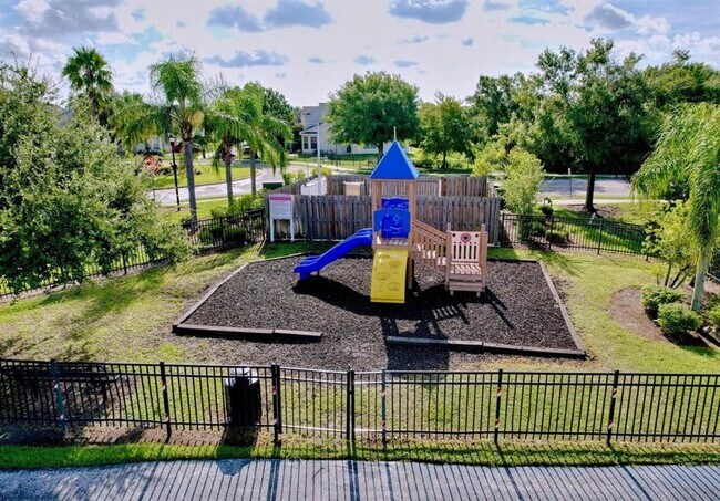 Building Photo - 6007 Skydale Way