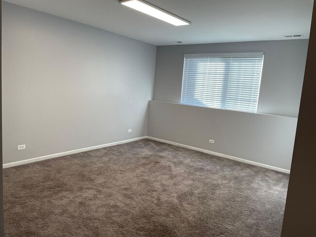 Building Photo - 416 Conservatory Ln