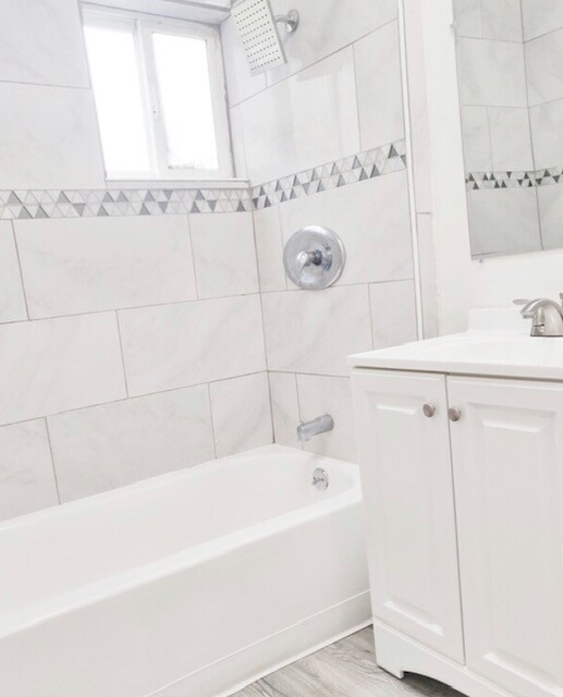 Building Photo - 1452 W 20th St