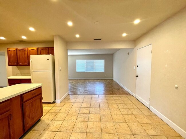 Building Photo - Cute 2/1.5 Quaint Bungalow with Single Garage in Winter Park right off Lee Road!