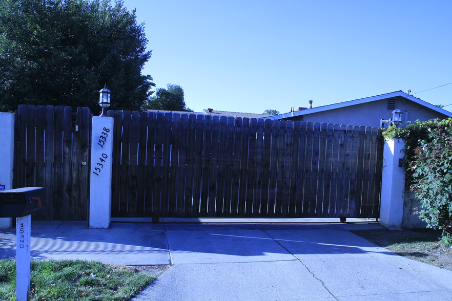Building Photo - 15340 Hart St