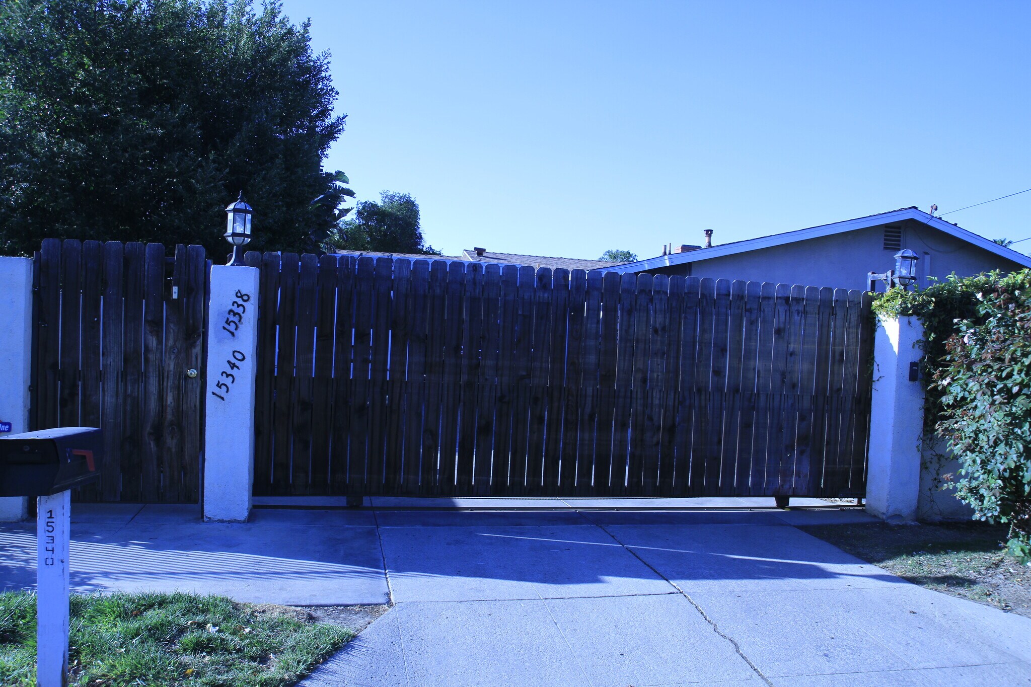 Building Photo - 15340 Hart St