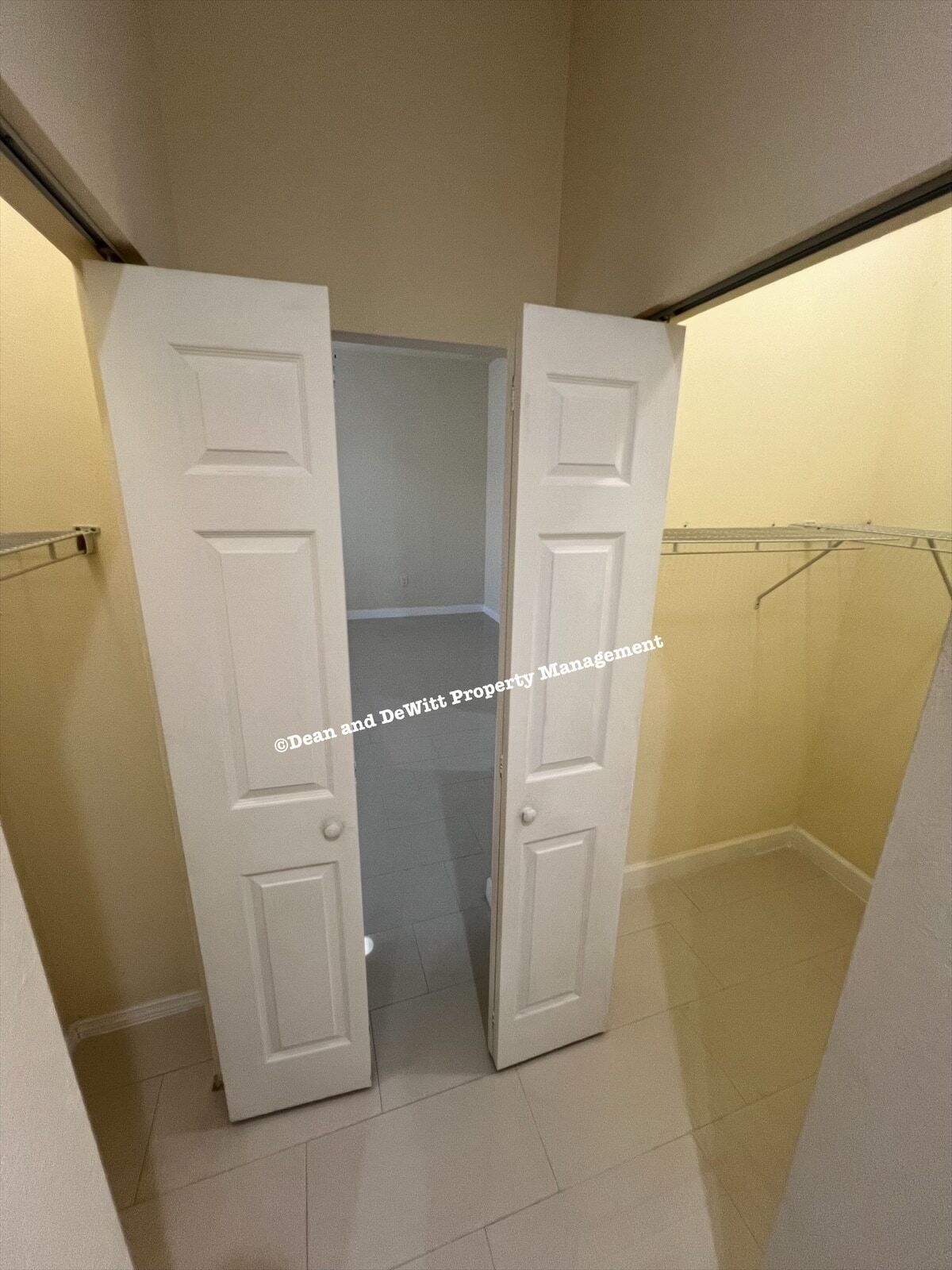 Building Photo - 4 Bed/2 Bath