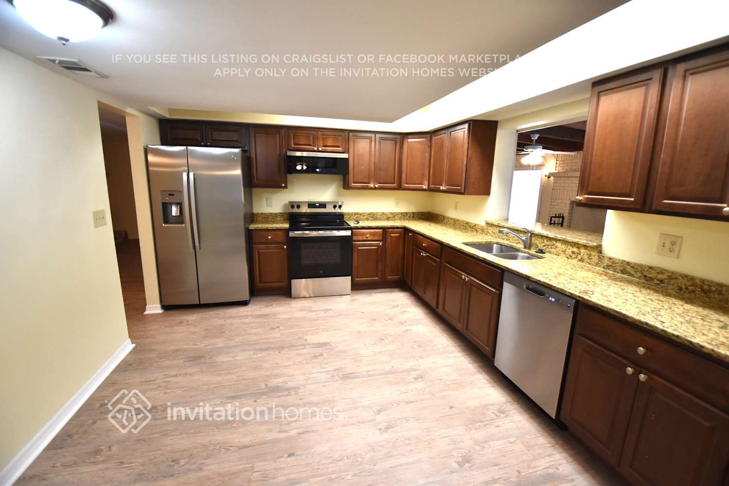 Building Photo - 322 W Hornbeam Dr