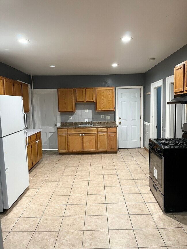 Building Photo - 60 S Whitney St