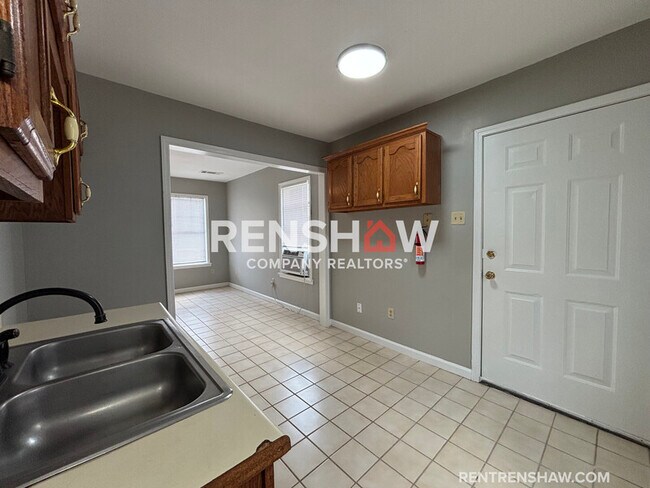 Building Photo - 4920 Buford Ave