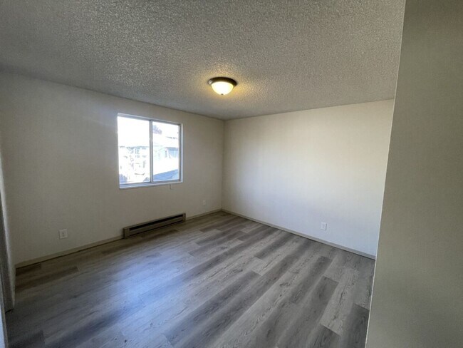 Building Photo - Coming Soon! Beautifully Remodeled 3-Bedro...