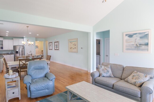 Building Photo - 1756 Orchard Dr