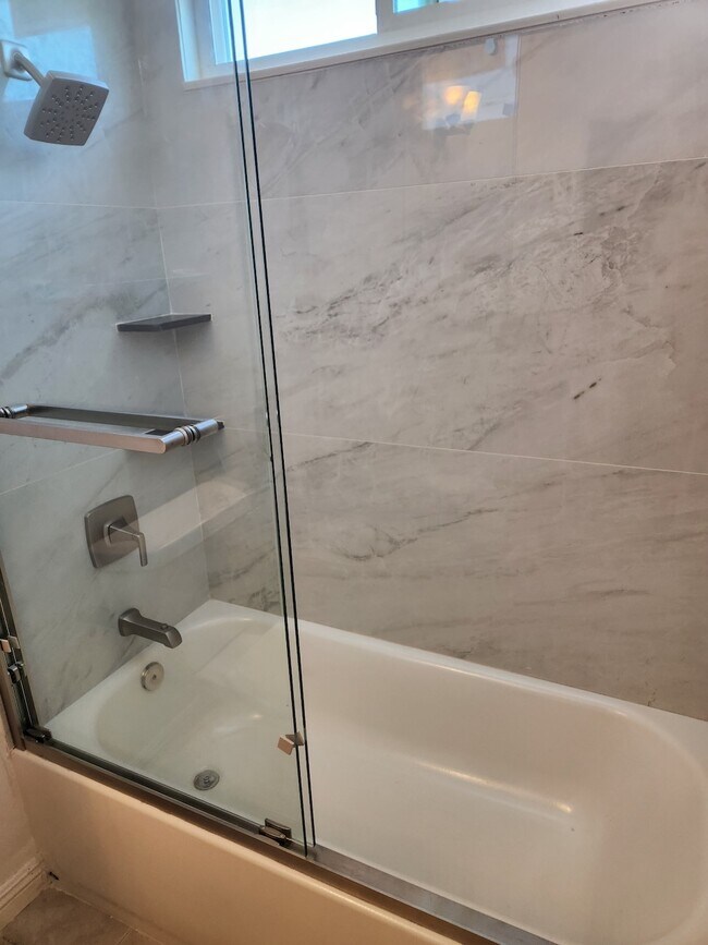 Building Photo - 886 Danvers Cir