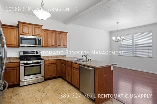 Building Photo - 10988 Maple Farms Ln