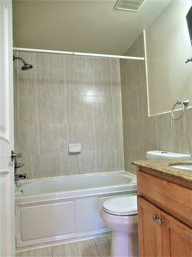 Bathroom - 712 Marietta Pl NW