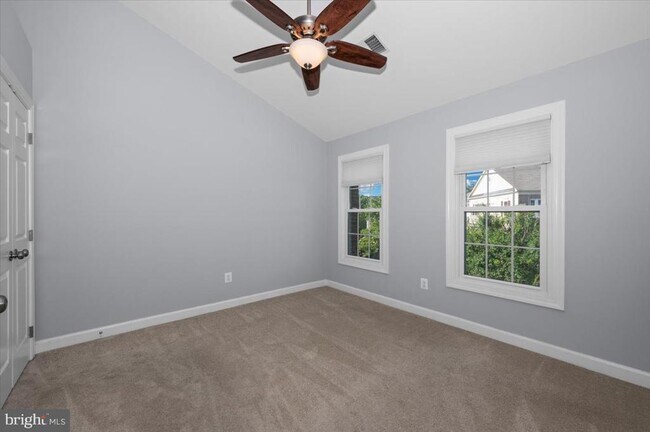 Building Photo - 4576 Fair Valley Dr