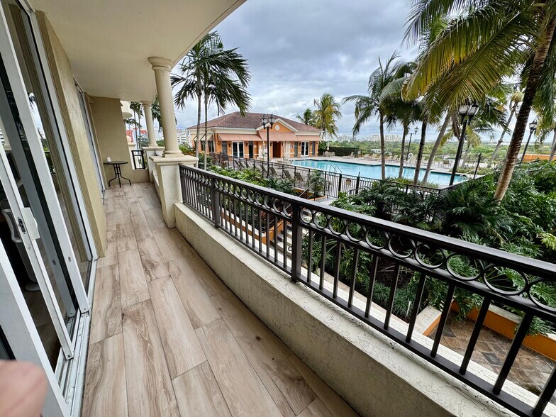 Building Photo - 3232 Coral Way