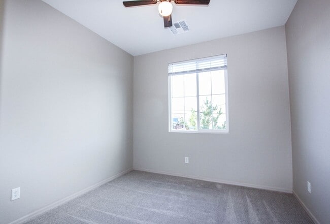 Building Photo - Four Bedroom Saddlewood Home