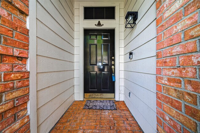 Building Photo - 18407 Maple Mill Dr