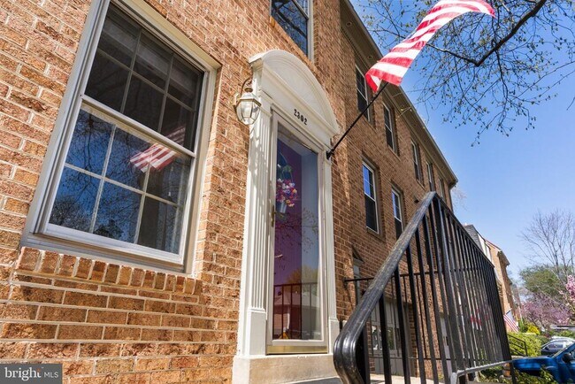 Building Photo - 2302 Sanford St