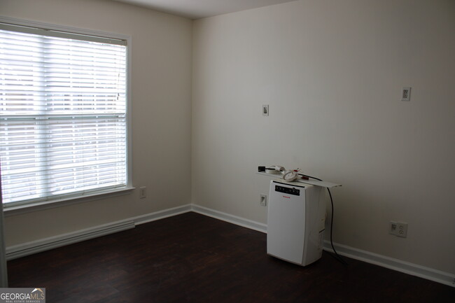 Building Photo - 2756 Deerwood Ln