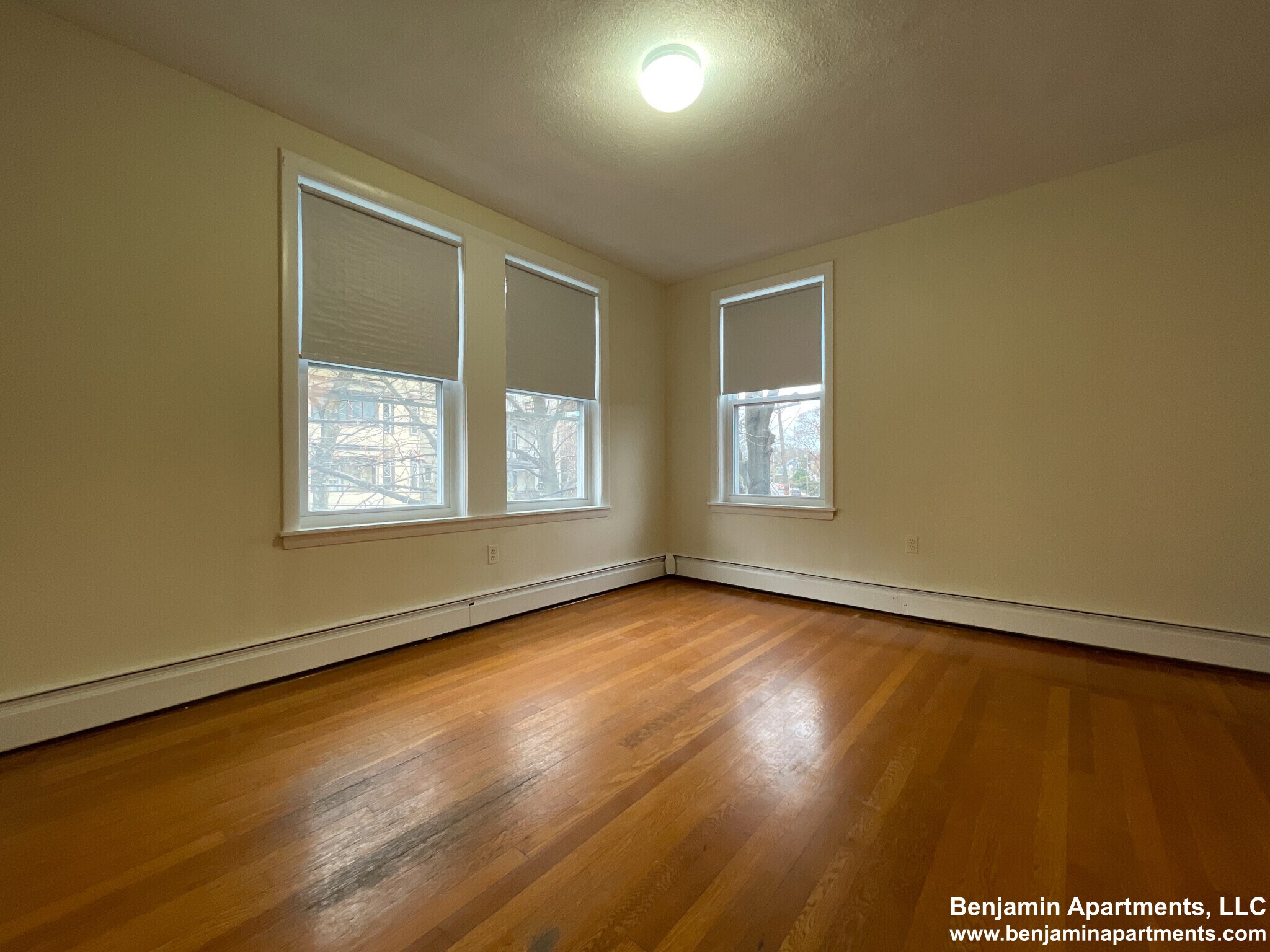 Building Photo - 300 Tappan St