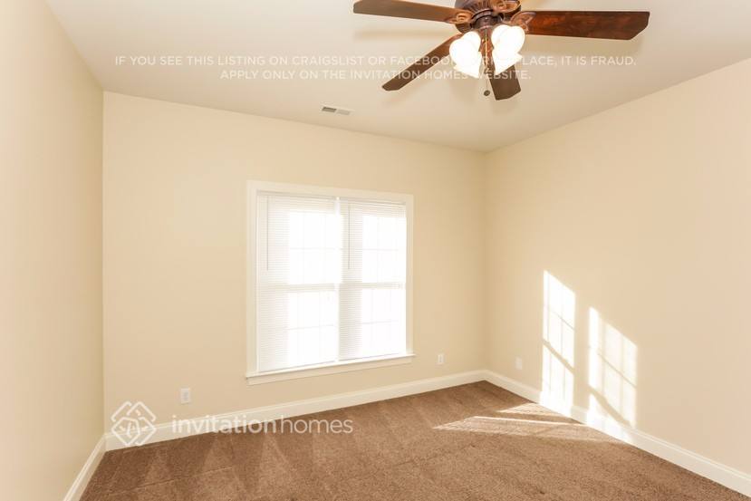 Building Photo - 1704 Crestgate Dr