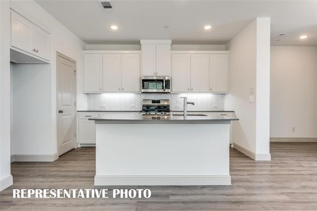 Building Photo - 428 Parkside Dr