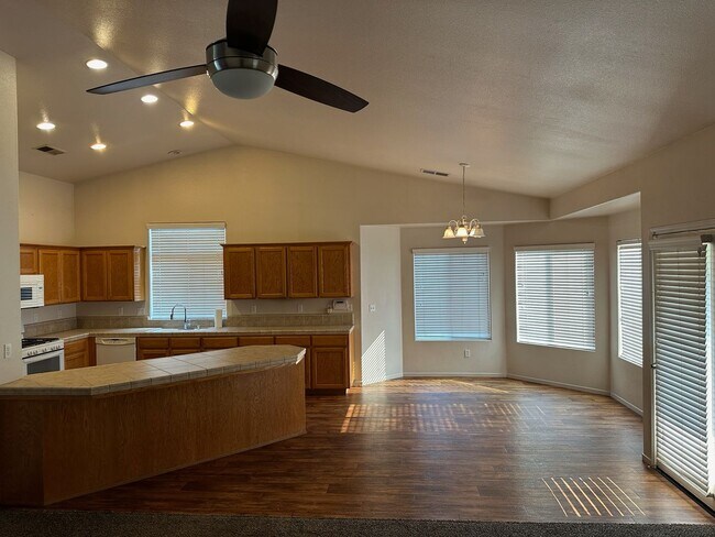 Building Photo - 2610 N Duke St