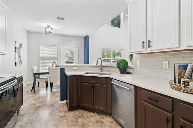 Building Photo - 8601 Forest Highlands Dr