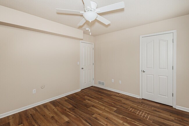 Building Photo - 307 Burnside Dr