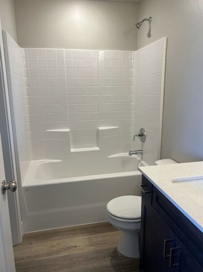 Building Photo - Cedar Reserves Town Home!